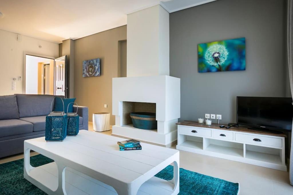 Eucalyptus Suite Sea View Karavomylos Eksteriør bilde
